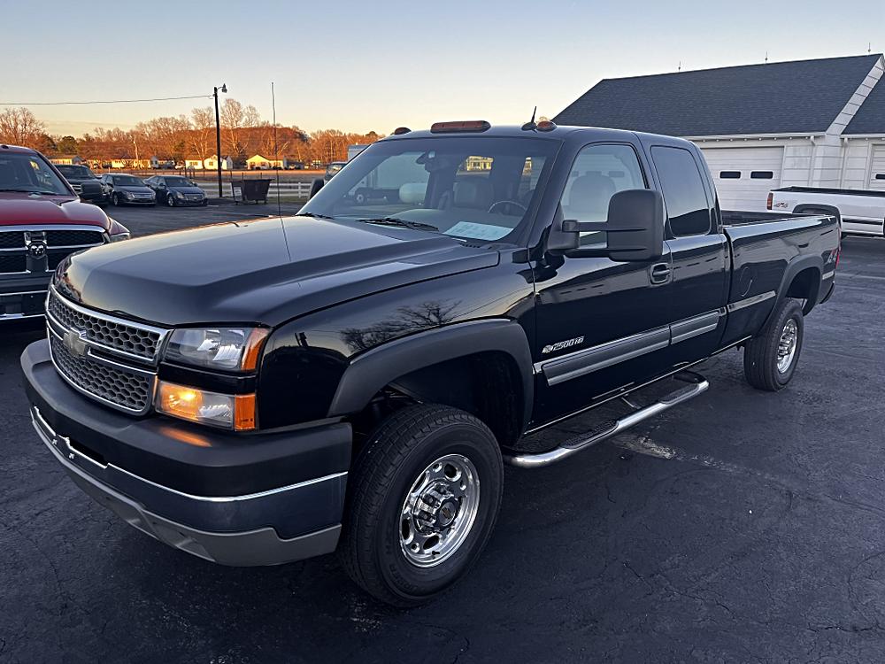 2005 Chevrolet Silverado 2500HD Ext Cab 157.5" WB 4WD LT