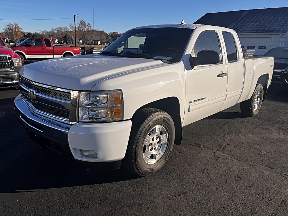 2009 Chevrolet Silverado 1500 4WD Ext Cab 143.5" LT